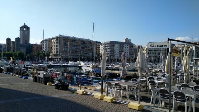 ...und schon nach ein paar Schritte sind wir am Hafen von Savona
