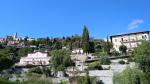an schönster und aussichtsreicher Lage, erscheinen über unsere Köpfe die ersten Häuser von Ventimiglia