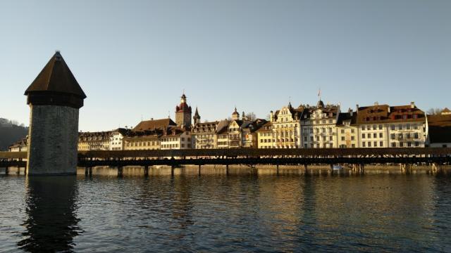 ...erreichen wir Luzern mit der weltberühmten Kapellbrücke
