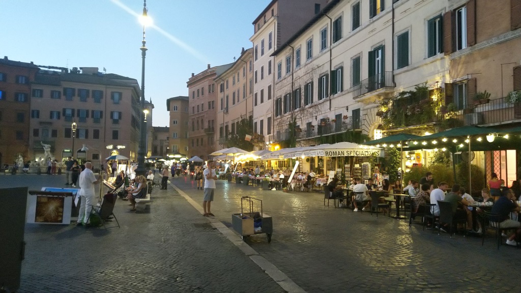 nach dem Nachtessen geht es zum Abschluss zur Piazza Navona zu Römischen Zeiten das Domitian Stadion