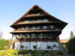 schönes altes Zuger Landhaus beim Schloss St.Andreas