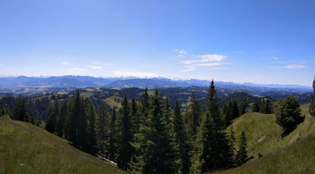 auf dem höchstgelegenen Aussichtspunkt zwischen Emmental und Entlebuch gibt’s eine freie Rundsicht