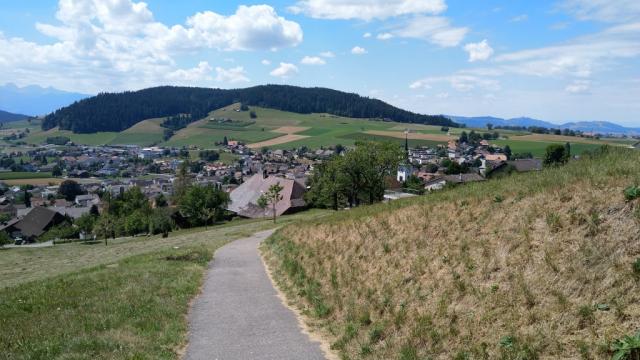 in der Ebene vor uns taucht Grosshöchstetten auf. Dieses Gebiet war schon 1200 bis 100 Jahre vor Christus besiedelt