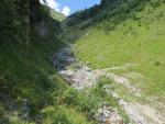 führt der Bach viel Wasser ist die Überquerung des Val Mundin schwierig