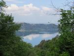 wir blicken zurück auf den Lago Albano und Castel Gandolfo