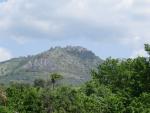 während dem wandern blicken wir hinauf zum Dorf Rocca Massima