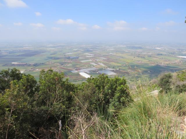 ...dafür geniesst man während dem Wandern diese traumhafte Aussicht auf die Pontinische Ebene