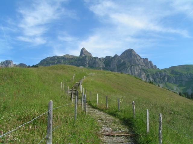 links der Rossstock, rechts der Chaiserstock