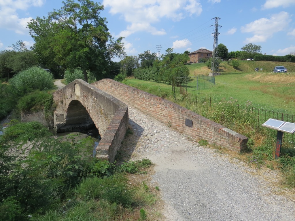 über den Ponte della Bionda überqueren wir den Canale Navile