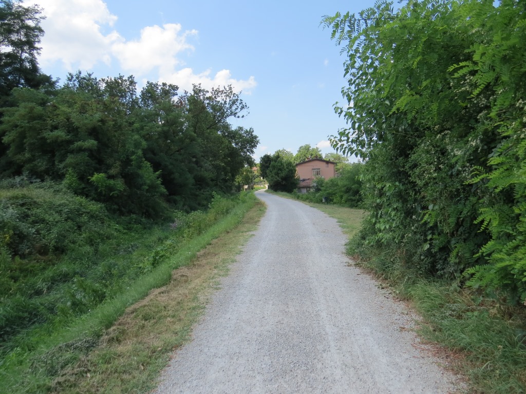 auch heute führt uns der Weg perfekt neben den Verkehrsachsen der Grossstadt Bologna