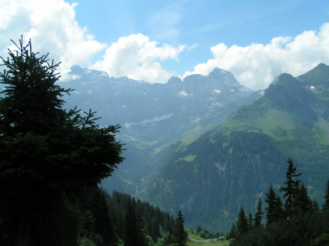 Brunnital mit Sittlisalp, Ruchenwand mit Windgällen