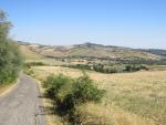 wir blicken nach San Martino in Pedriolo zurück und zu den Hügeln wo wir am Vortag abgestiegen sind