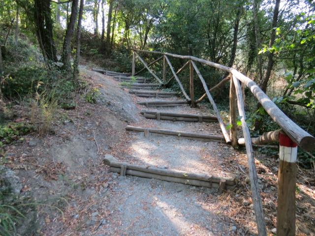 der Cammino di Sant' Antonio führt uns hinauf in die Altstadt von Tossignano