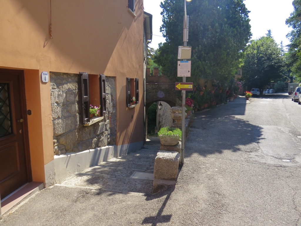 nach dem Besuch der Kirche, biegen wir in den Cammino di Sant' Antonio hinein...