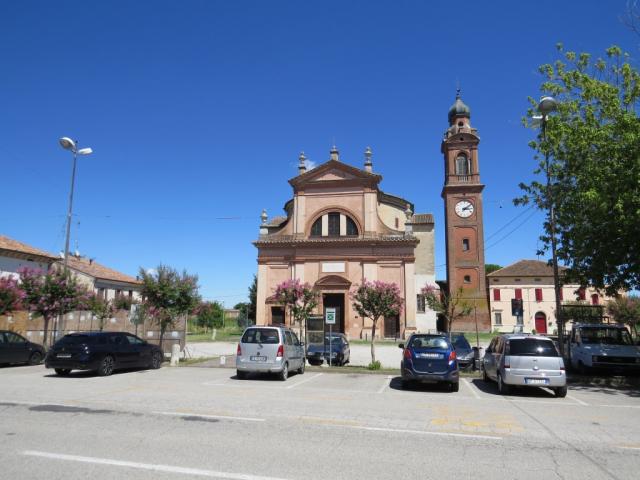 ...und laufen danach ins Dorf San Nicolò unser Tagesziel