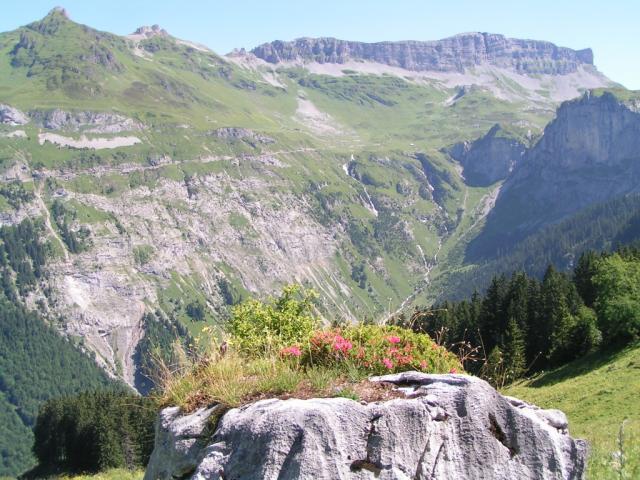 Klausenpass im Hintergrund der Glatten