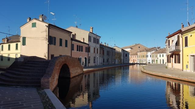 ...durch die Altstadt von Comacchio...