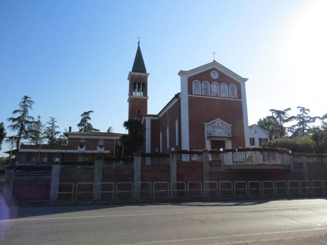 bei der Kirche San Giovanni Battista in Ronco (Forlì) beginnt unsere heutige Etappe