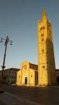 wir erreichen die Piazza Saffi und besuchen die Basilica San Mercuriale