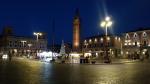 es ist schon spät als wir das Restaurant verlassen, über die Piazza Saffi laufen, und nach Ravenna zurückfahren