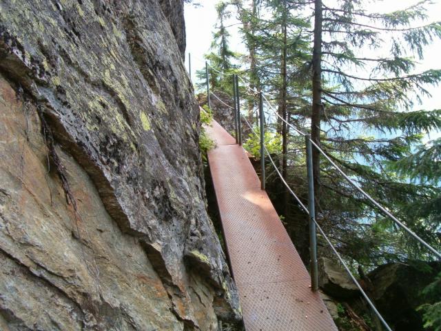 gut ausgebauter Bergweg