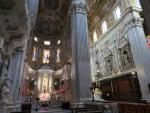 ...weist die Kathedrale sowohl Merkmale der romanischen wie auch der gotischen Baukunst auf