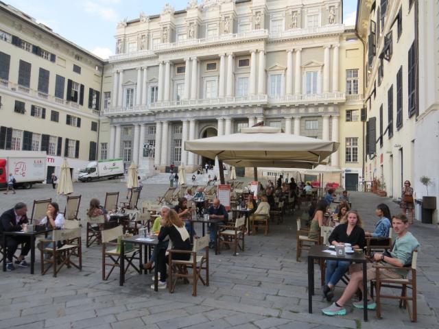 wir verlassen die Kathedrale und laufen zur Piazza Giacomo Matteotti, hier geniessen wir einen Aperitivo