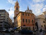 bei der Piazza Cavour im Herzen von Rapallo, direkt vor der Basilica dei Santi Gervasio e Protasio...