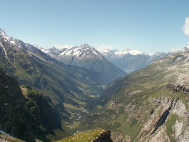 Blick hinunter ins Maderanertal, einfach gigantisch