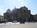direkt daneben liegt die Basilika und das Kloster Santa Giustina, die wir selbstverständlich besuchen