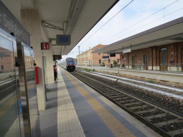 mit dem Zug geht es danach nach Ferrara zurück...