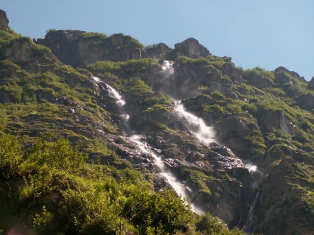 von dort oben kommt das Wasser runter