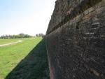 wir erreichen das im frühen Mittelalter entstandene Ferrara, mit seinem fast intaktem Stadtwall
