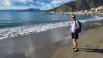 Wunsch erfüllt, wir laufen dem Strand entlang nach Sestri Levante