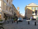 ...aber schöne Altstadt, und erreichen auf der anderen Seite der Altstadt...