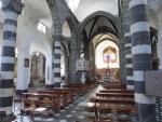 ...an die Kirche San Giovanni Battista in Mogno, das vom Architekt Mario Botta erbaut wurde