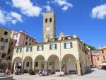 das alte Monterosso wird von den Überresten der Burg dominiert und in diesem Teil...