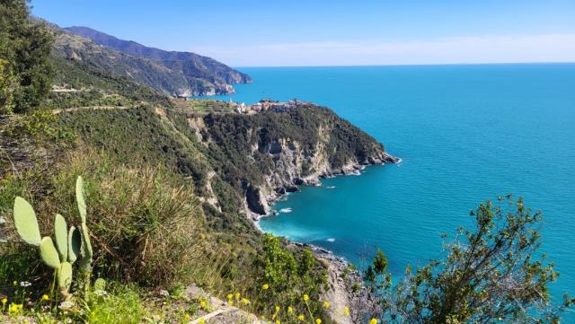 Corniglia taucht vor uns auf