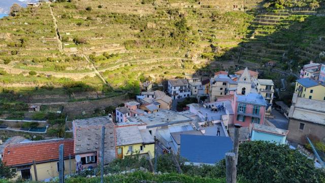 langsam aber sicher, erreicht die Sonne Manarola