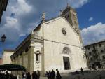 an der Kathedrale Santa Maria Assunta wurde vom 13. bis 15.Jhr. gebaut. Das widerspiegelt sich im Baustil