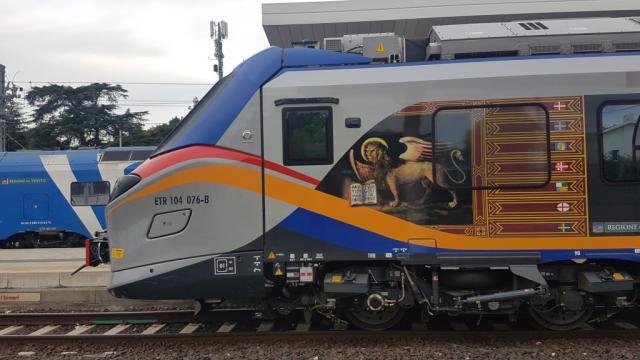 beim Bahnhof von Bassano del Grappa nehmen wir den Zug, der uns nach Strigno fährt