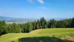 die Aussicht reicht immer weiter. Wir blicken nach Bregenz mit dem Bodensee