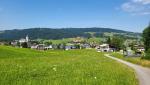 am östlichen Ortsausgang von Alberschwende beginnt der Wanderweg auf den Brüggelekopf