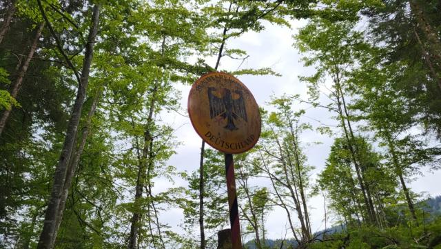 ...und betreten Bayern und gleichzeitig die Landschaft Allgäu