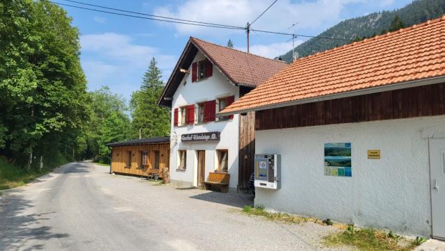 wir erreichen das Gasthaus Vilstalsäge