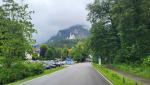 ...und erreichen Hohenschwangau mit seinen riesigen Parkplätzen und Massen an Touristen