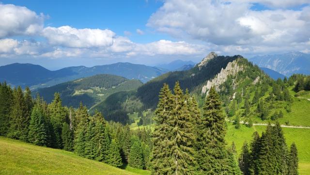 morgen geht es in dieser Richtung nach Unterammergau hinunter