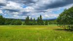 die herbe Moorlandschaft mit dem grandiosen Kontrast, Flachland - aufragende Alpenkette ist sehr schön