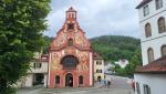 die Spitalkirche Heilig Geist 18.Jhr. mit der reich bemalten Fassade