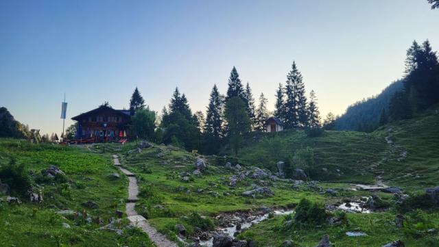 frühmorgens bei der Tutzinger Hütte. Auf dem Traumpfad München-Venedig haben wir hier auch übernachtet